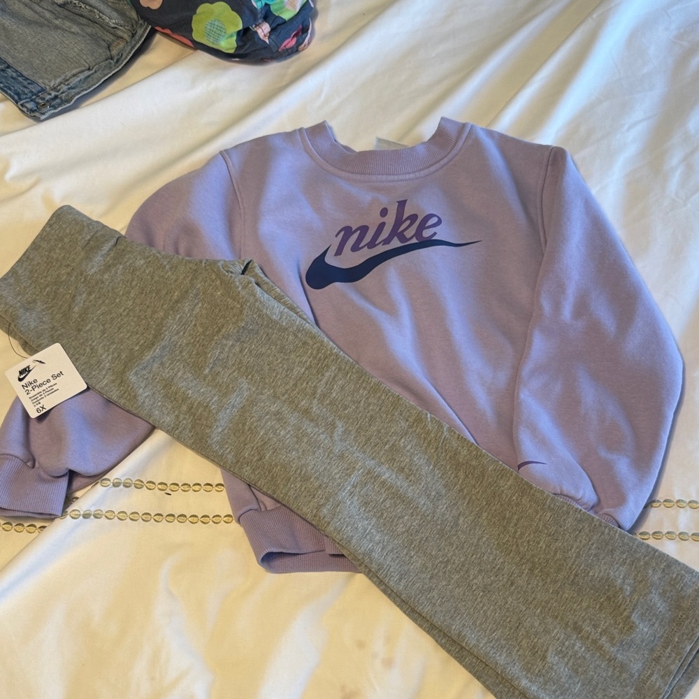 Nike Kids Lavender Sweatshirt with Gray Leggings